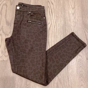 New! Francesca’s Mid Rise Cheetah Skinny Jeans